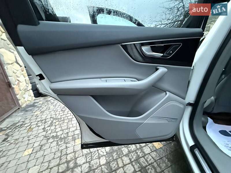 Внедорожник / Кроссовер Audi Q7 2018 в Стрые