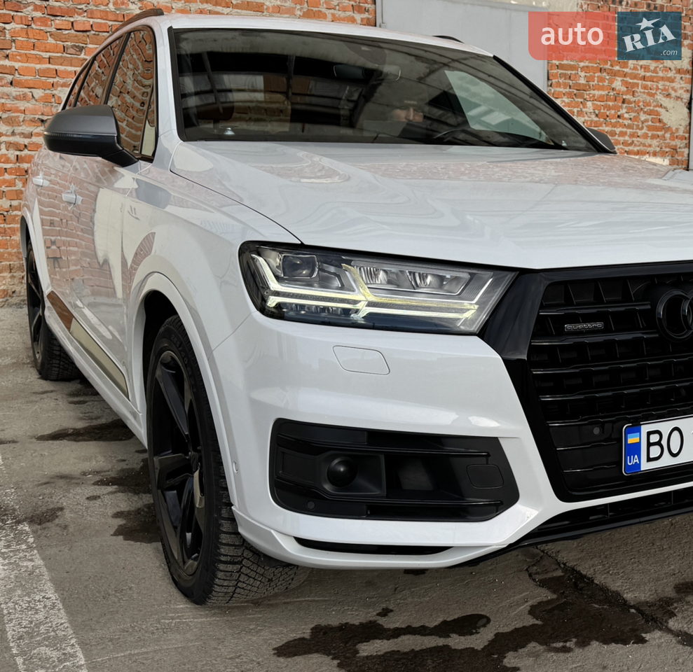 ПОВНІСТЮ ЦІЛА AUDI Q7 - 2018 р 
Продаж в США був 2020 р

Автомобіль преміум класу, повністю обслужений Audi Q7 

Авто в відмінному стані : 
Пневмопідвіска "4 Corner" 
Підрулююча задня вісь

Акустична система Bang & Olufsen 3d 
Автодоводчики дверей
Адаптивний круїз-контроль
Асистент утримання смуги руху
Асистент руху в заторах
Легкосплавні диски R21 Audi Sport
Камери кругового огляду
Проекційний дисплей
Масаж сидінь переднього ряду
Вентиляція передніх сидінь
Підігрів передніх і задніх сидінь
Шкіряна оббивка сидінь ,максимальні сидіння 
Система комфортного доступу
Чорна стеля алькантара
Підсвітки по салону 

