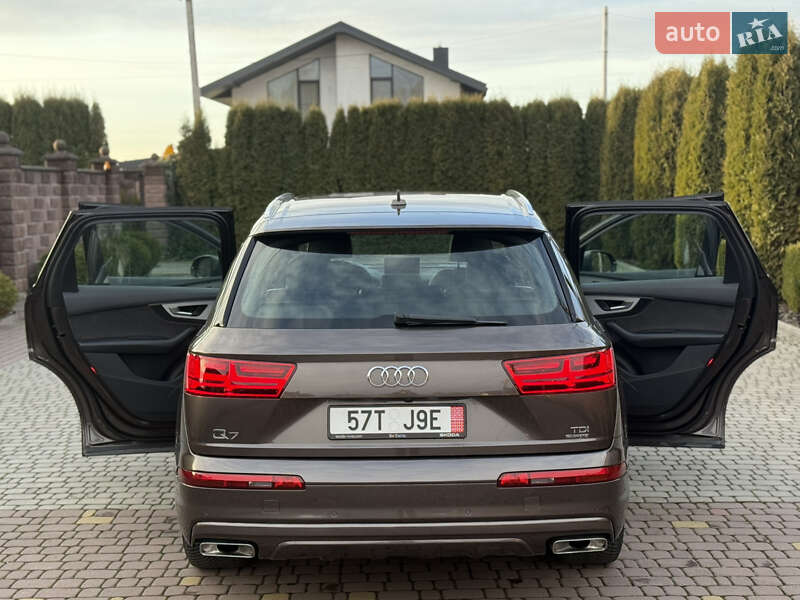 Внедорожник / Кроссовер Audi Q7 2017 в Ровно