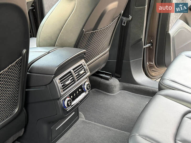 Внедорожник / Кроссовер Audi Q7 2017 в Ровно