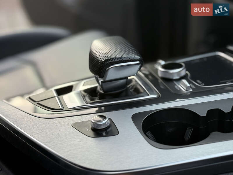 Внедорожник / Кроссовер Audi Q7 2017 в Ровно