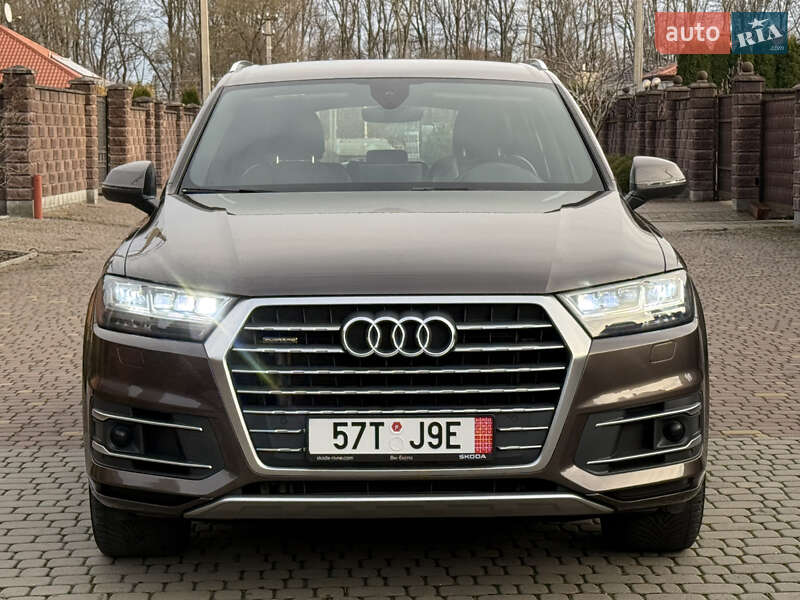 Внедорожник / Кроссовер Audi Q7 2017 в Ровно