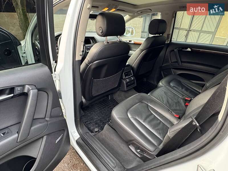 Внедорожник / Кроссовер Audi Q7 2014 в Дубно