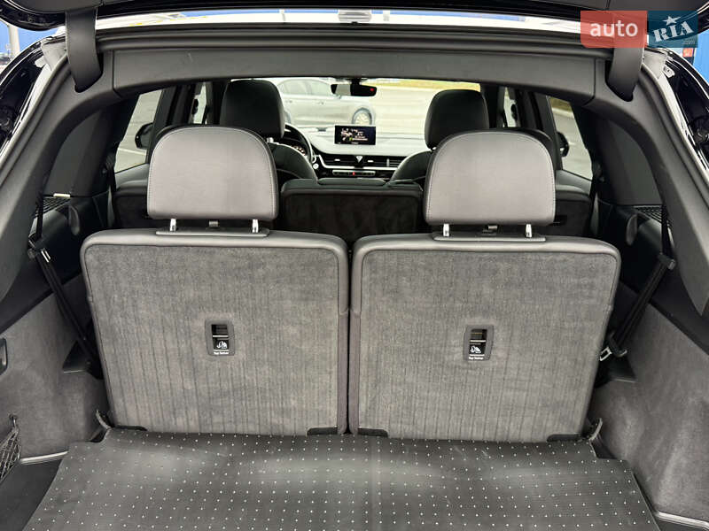 Внедорожник / Кроссовер Audi Q7 2016 в Киеве