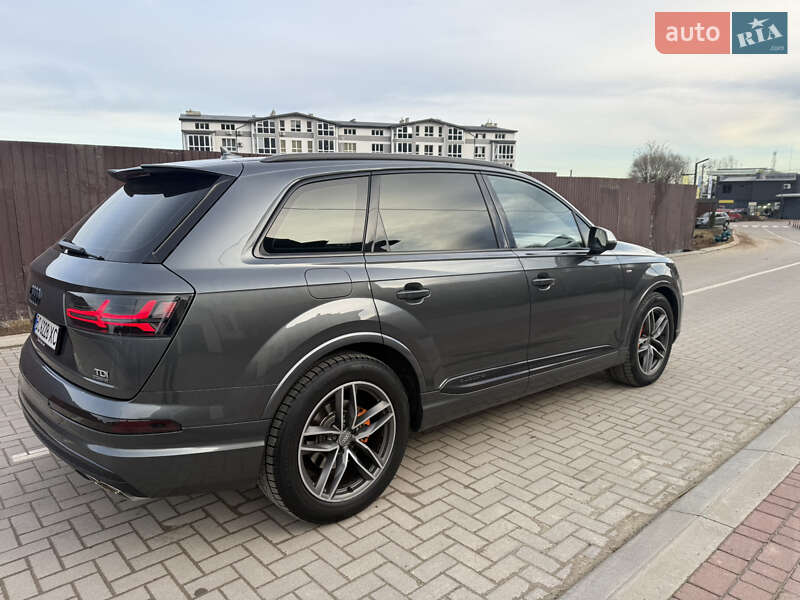 Внедорожник / Кроссовер Audi Q7 2017 в Львове