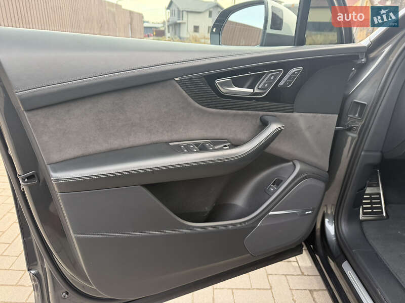 Внедорожник / Кроссовер Audi Q7 2017 в Львове