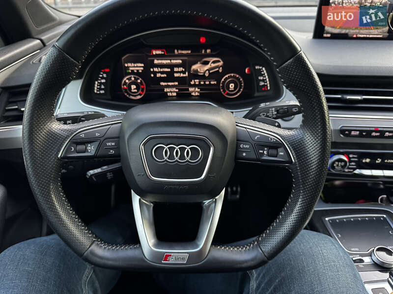 Внедорожник / Кроссовер Audi Q7 2017 в Львове