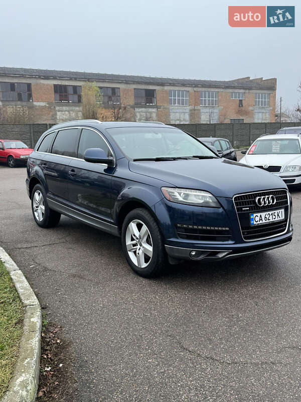 Внедорожник / Кроссовер Audi Q7 2013 в Каменке