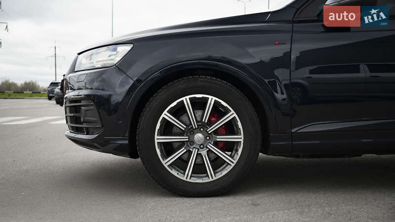 Внедорожник / Кроссовер Audi Q7 2017 в Киеве