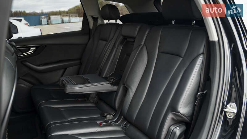 Внедорожник / Кроссовер Audi Q7 2017 в Киеве