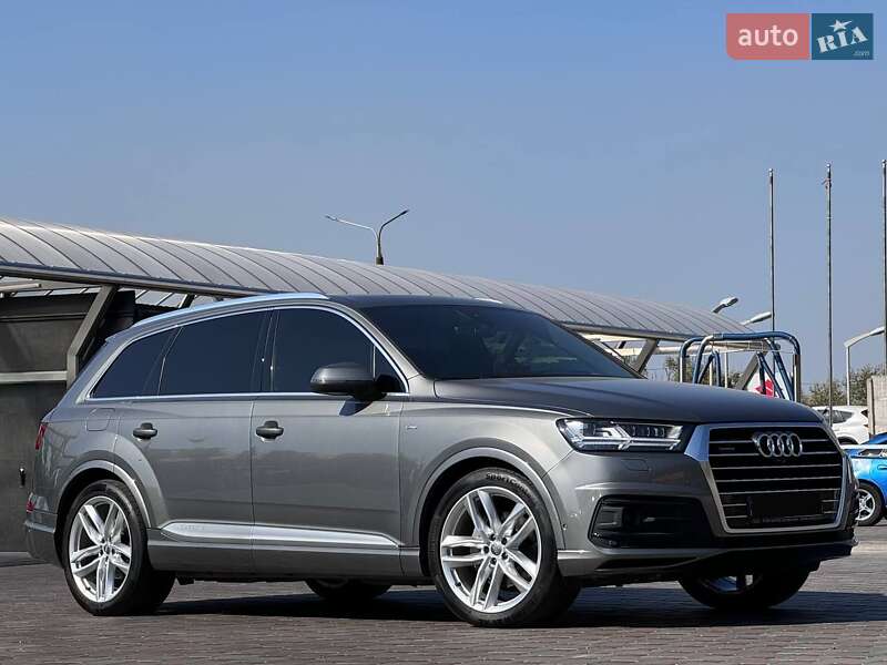 Внедорожник / Кроссовер Audi Q7 2015 в Днепре