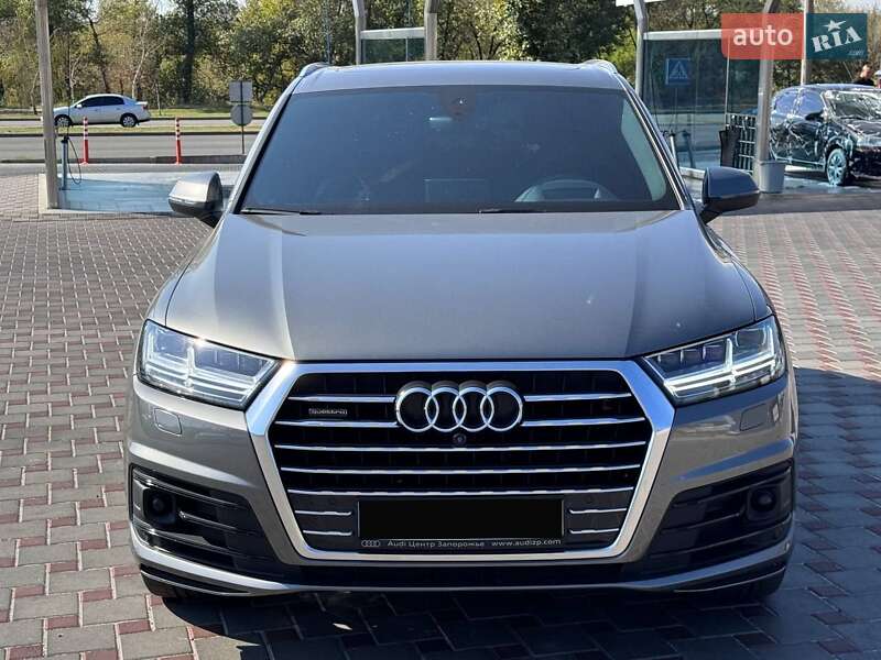 Внедорожник / Кроссовер Audi Q7 2015 в Днепре