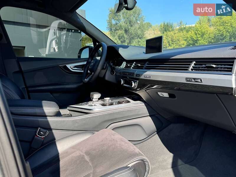 Внедорожник / Кроссовер Audi Q7 2015 в Днепре