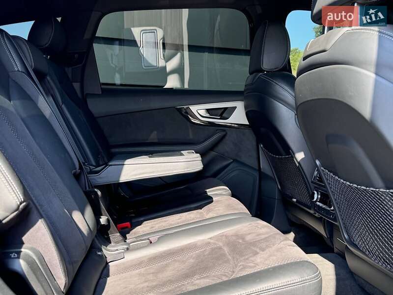 Внедорожник / Кроссовер Audi Q7 2015 в Днепре