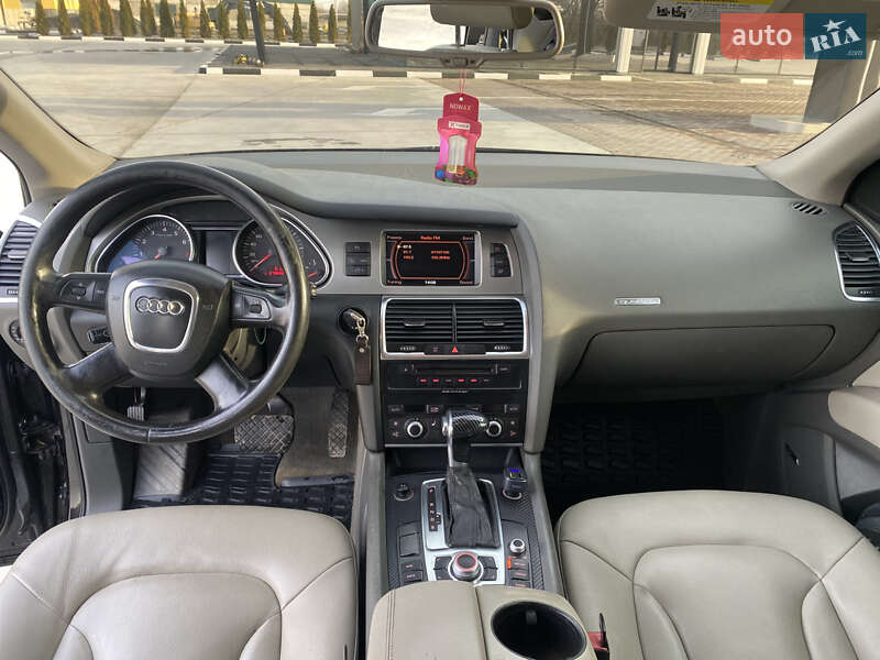 Внедорожник / Кроссовер Audi Q7 2008 в Звягеле