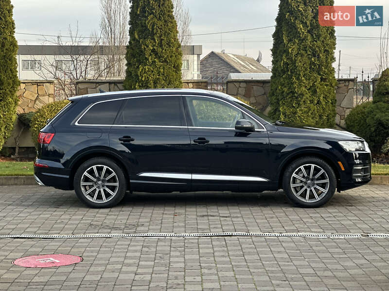 Внедорожник / Кроссовер Audi Q7 2017 в Сарнах