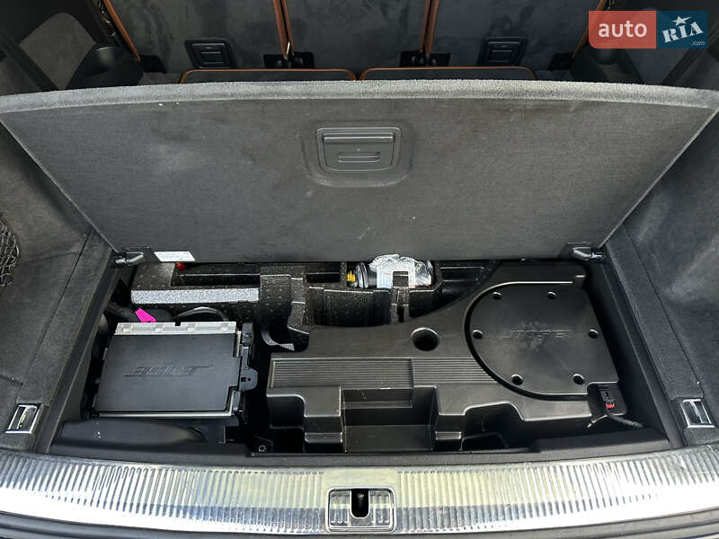 Внедорожник / Кроссовер Audi Q7 2017 в Сарнах