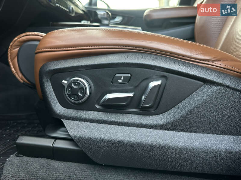 Внедорожник / Кроссовер Audi Q7 2017 в Сарнах