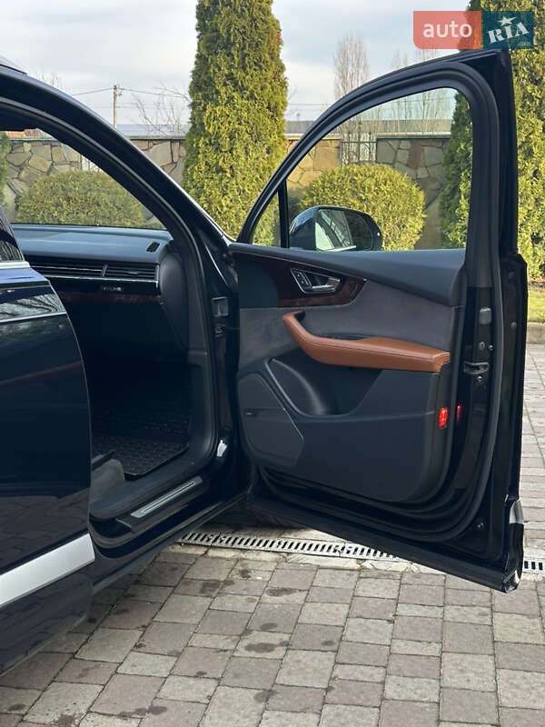 Внедорожник / Кроссовер Audi Q7 2017 в Сарнах