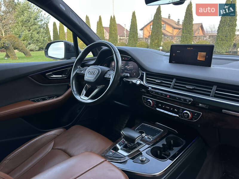 Внедорожник / Кроссовер Audi Q7 2017 в Сарнах