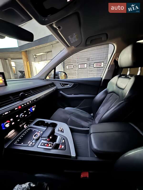 Внедорожник / Кроссовер Audi Q7 2017 в Киеве