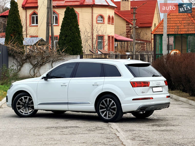 Внедорожник / Кроссовер Audi Q7 2017 в Днепре фото 9 Внедорожник / Кроссовер Audi Q7 2017 в Днепре