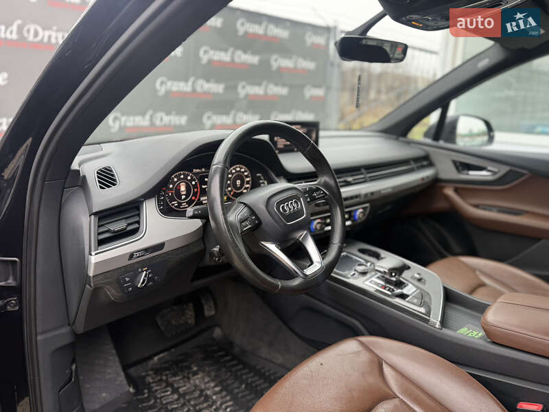 Внедорожник / Кроссовер Audi Q7 2016 в Каменец-Подольском