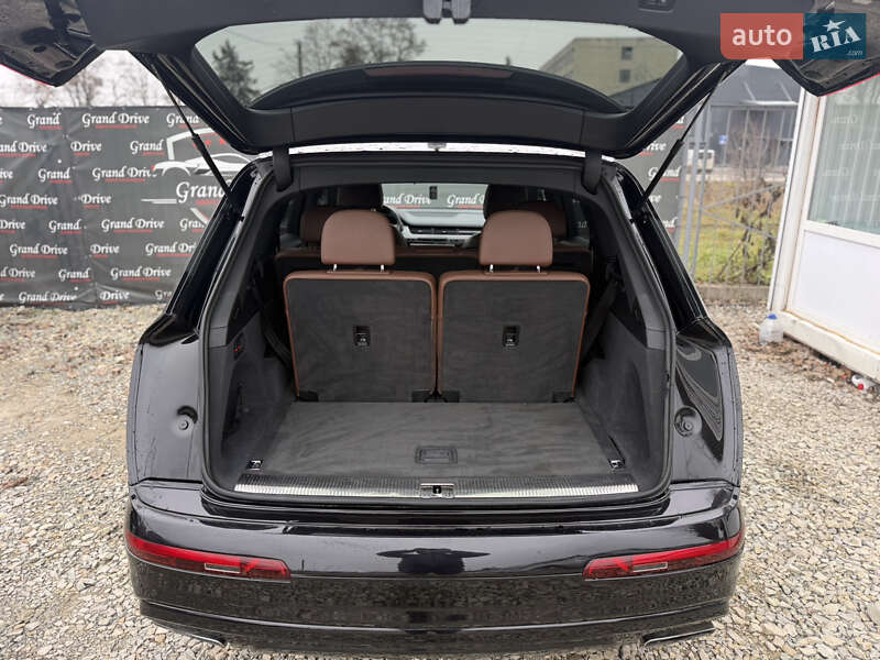 Внедорожник / Кроссовер Audi Q7 2016 в Каменец-Подольском