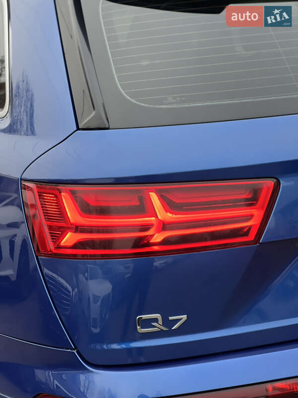 Позашляховик / Кросовер Audi Q7 2016 в Одесі