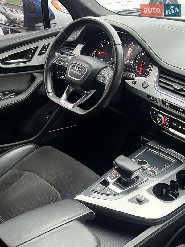 Позашляховик / Кросовер Audi Q7 2016 в Одесі