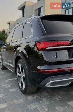Внедорожник / Кроссовер Audi Q7 2020 в Мукачево