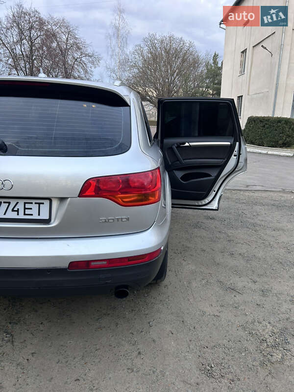 Внедорожник / Кроссовер Audi Q7 2007 в Сокирянах