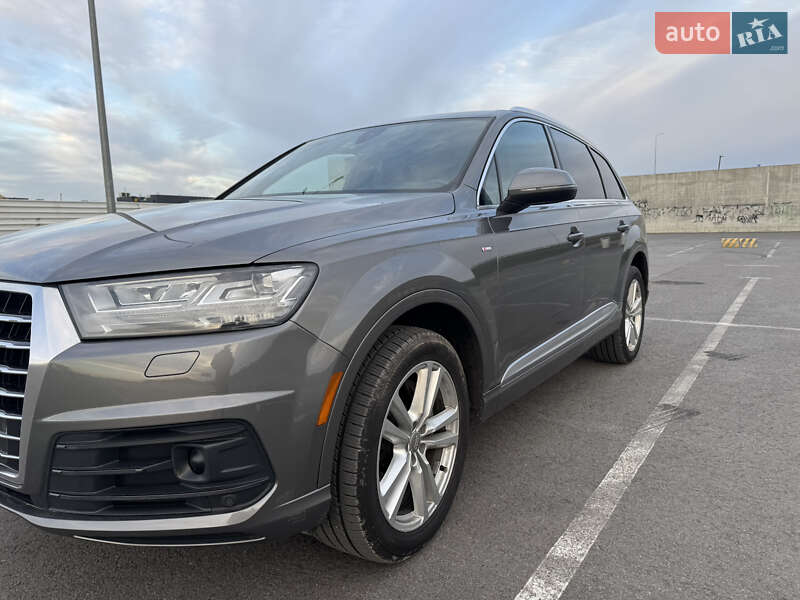 Внедорожник / Кроссовер Audi Q7 2017 в Львове