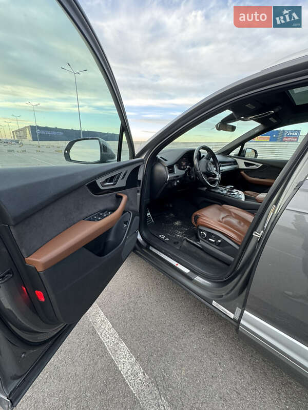 Внедорожник / Кроссовер Audi Q7 2017 в Львове