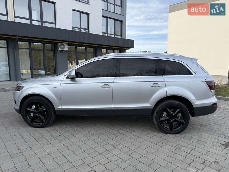 Внедорожник / Кроссовер Audi Q7 2006 в Новояворовске