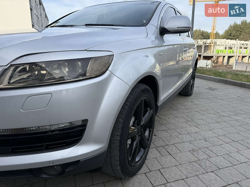 Внедорожник / Кроссовер Audi Q7 2006 в Новояворовске