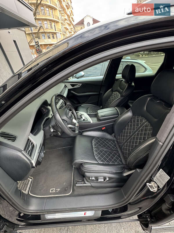 Внедорожник / Кроссовер Audi Q7 2017 в Одессе