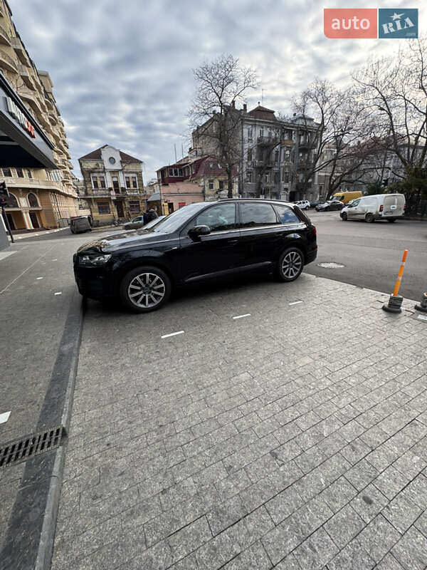 Внедорожник / Кроссовер Audi Q7 2017 в Одессе