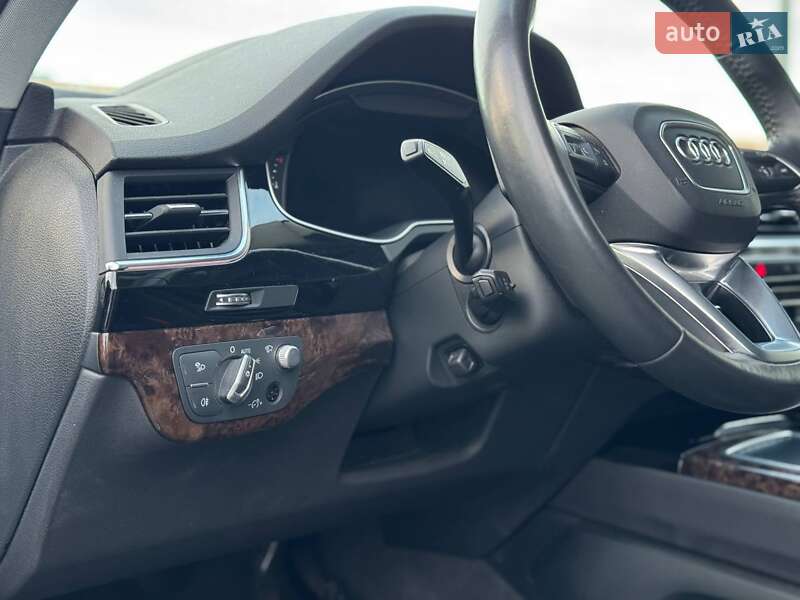 Внедорожник / Кроссовер Audi Q7 2017 в Львове