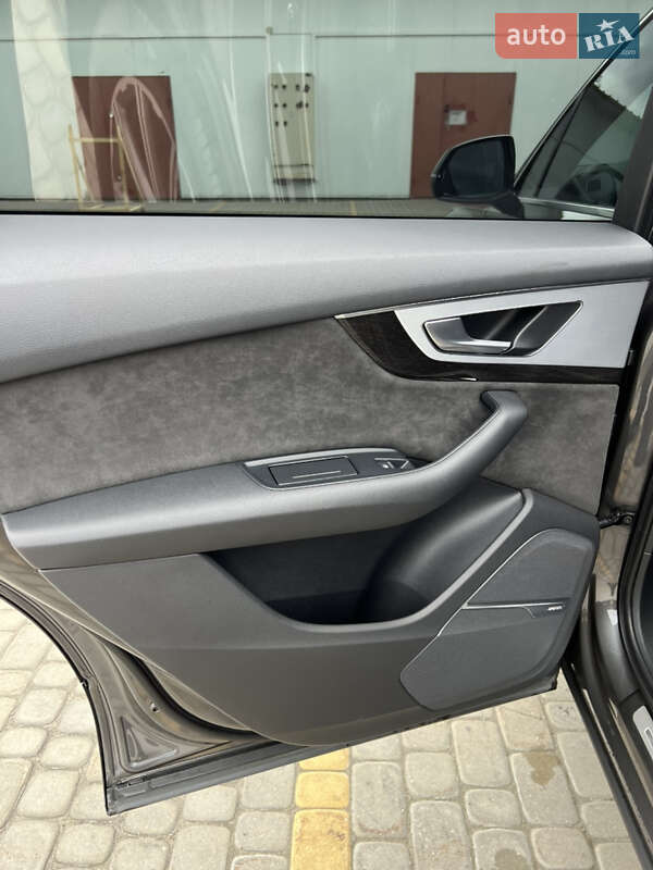 Внедорожник / Кроссовер Audi Q7 2019 в Львове фото 24 Внедорожник / Кроссовер Audi Q7 2019 в Львове
