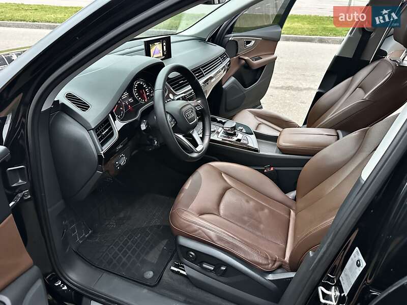 Внедорожник / Кроссовер Audi Q7 2016 в Киеве