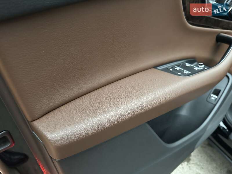 Внедорожник / Кроссовер Audi Q7 2016 в Киеве