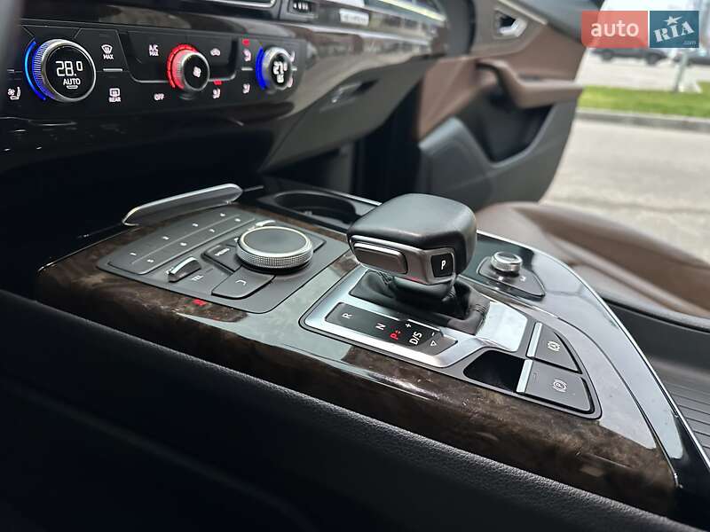 Внедорожник / Кроссовер Audi Q7 2016 в Киеве