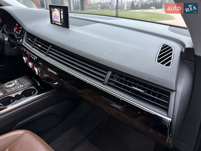 Внедорожник / Кроссовер Audi Q7 2016 в Киеве