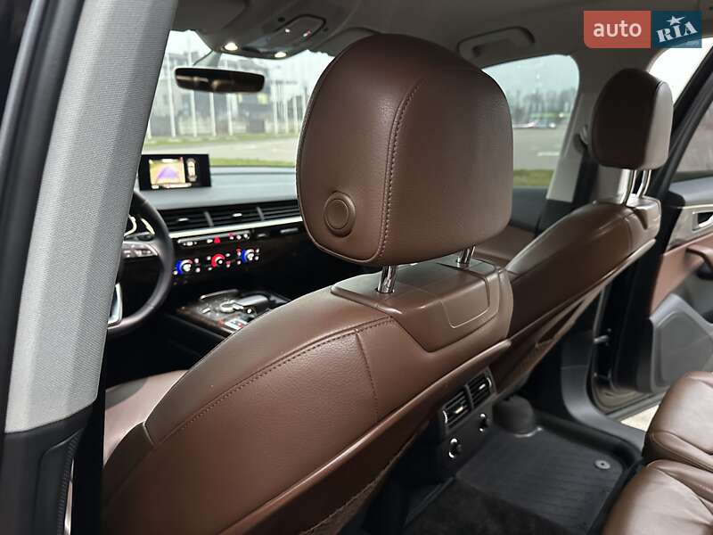 Внедорожник / Кроссовер Audi Q7 2016 в Киеве