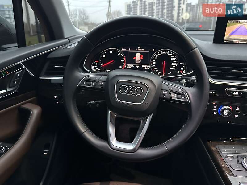 Внедорожник / Кроссовер Audi Q7 2016 в Киеве