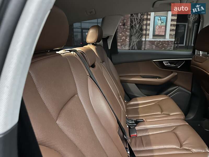 Внедорожник / Кроссовер Audi Q7 2016 в Киеве