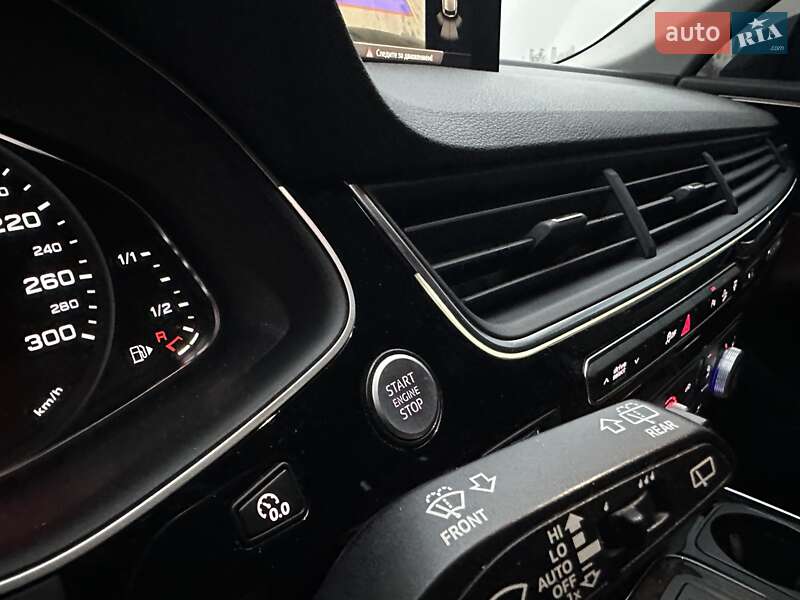 Внедорожник / Кроссовер Audi Q7 2016 в Киеве