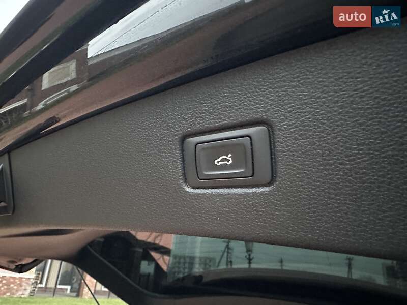 Внедорожник / Кроссовер Audi Q7 2016 в Киеве