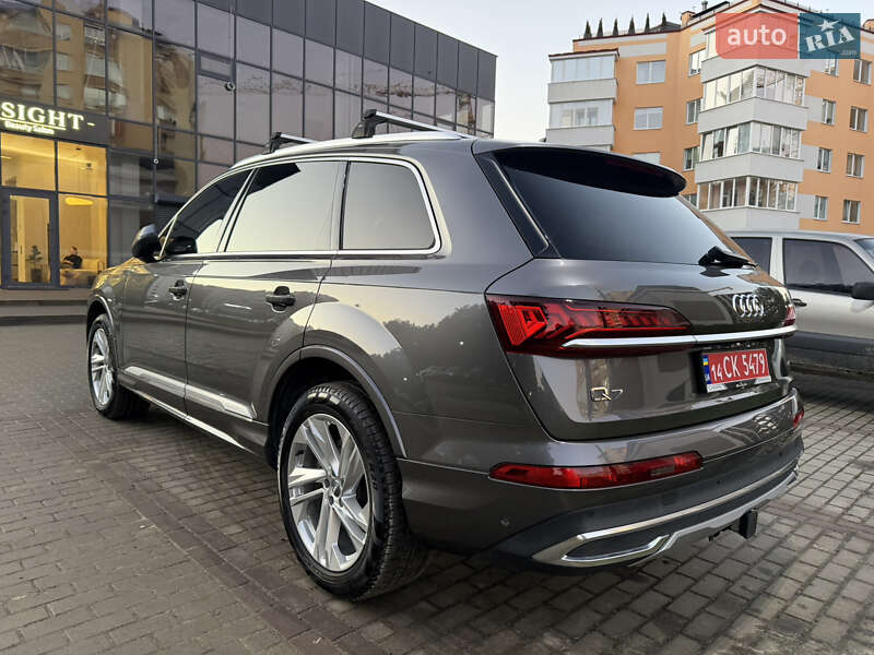 Внедорожник / Кроссовер Audi Q7 2020 в Новояворовске